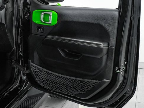 Used 2021 Jeep Gladiator Overland w/ Uconnect 4C Nav & Sound Group image 40