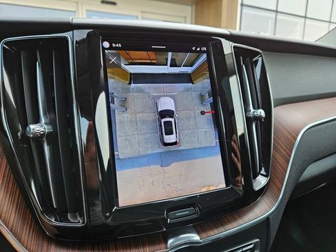 Certified 2023 Volvo XC60 T8 Plus AWD/4WD image 25