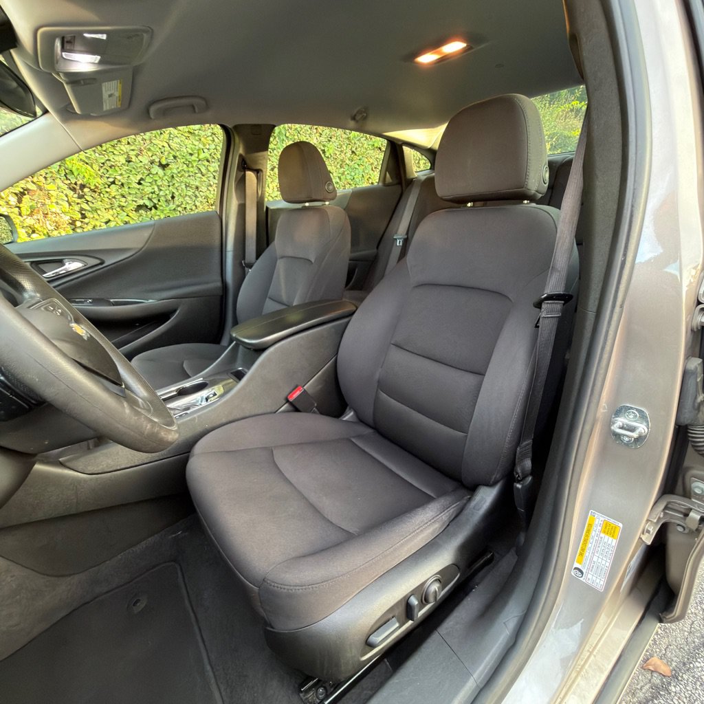 Used 2023 Chevrolet Malibu LT w/ Driver Confidence Package FWD image 9