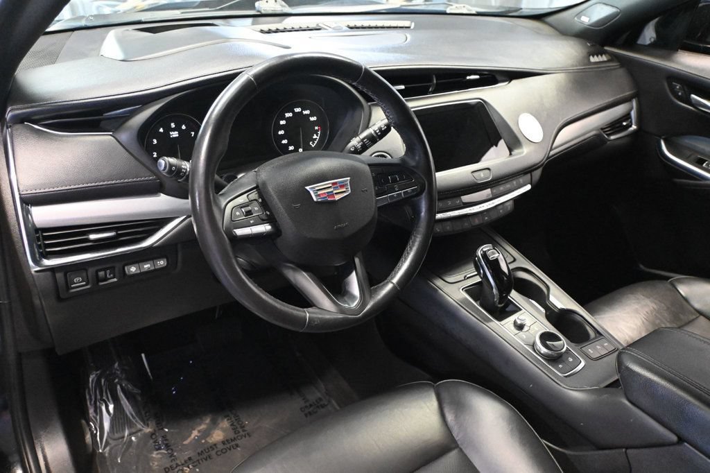 Used 2023 Cadillac XT4 Premium Luxury w/ Technology Package FWD image 7