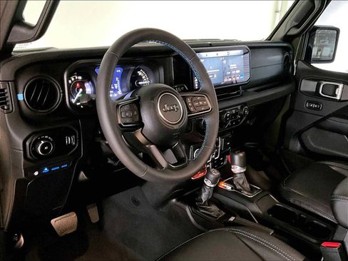 Used 2024 Jeep Wrangler Unlimited Rubicon 4xe image 7