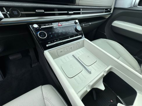 Used 2025 Hyundai Santa Fe Limited image 31