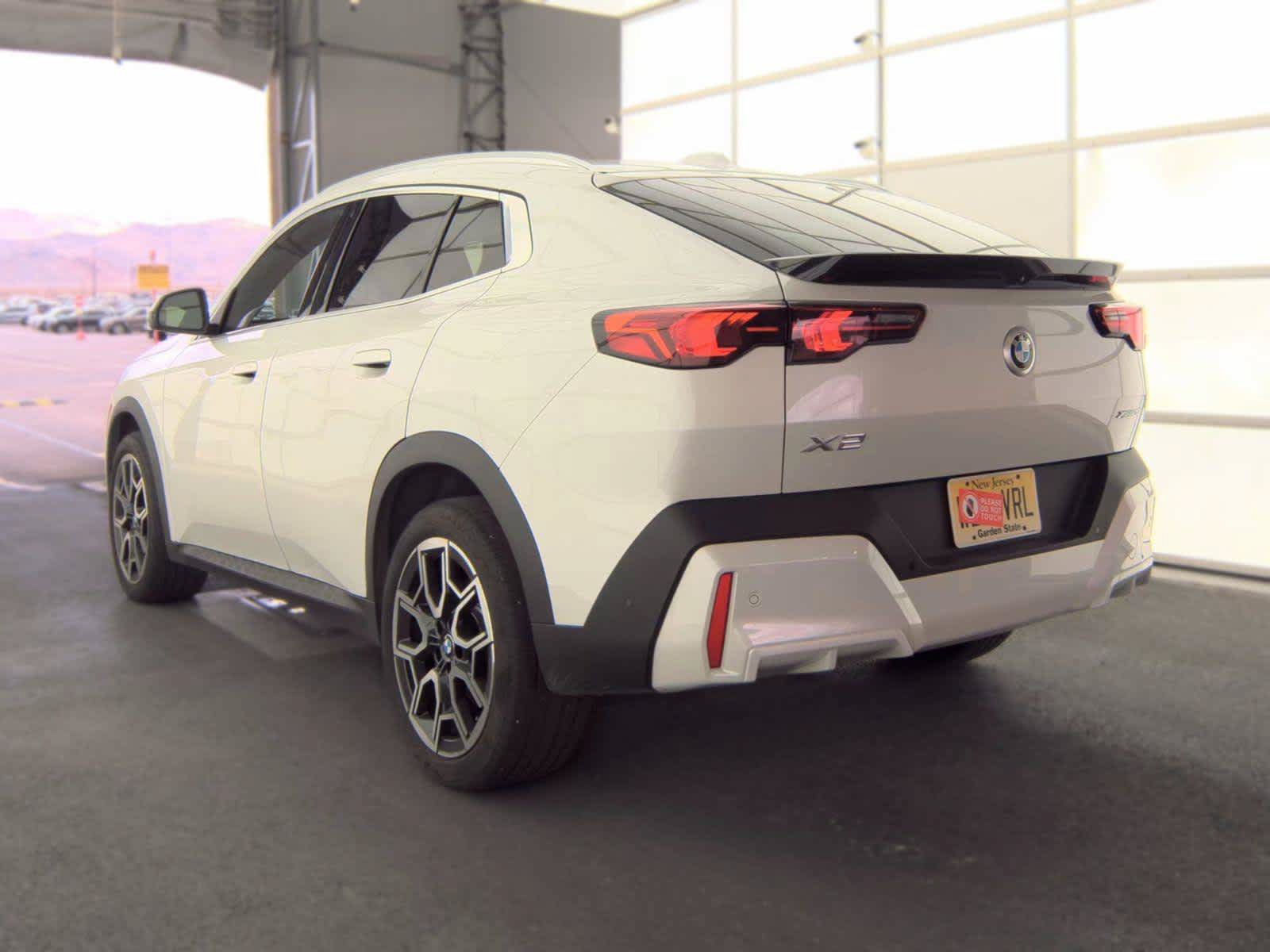 Used 2025 BMW X2 xDrive28i w/ Premium Package AWD/4WD image 3