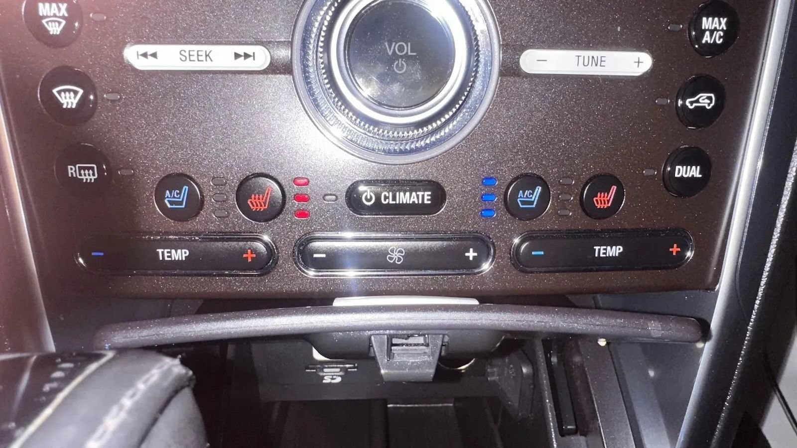 Used 2016 Ford Explorer Limited FWD image 36