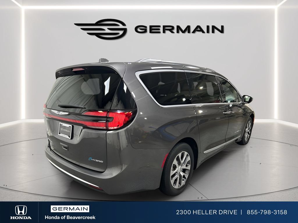 Used 2021 Chrysler Pacifica Pinnacle FWD image 8