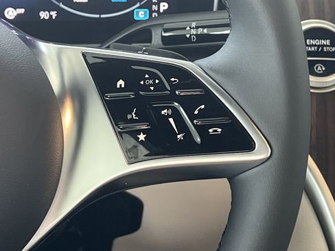 Certified 2025 Mercedes-Benz GLC 300 image 31