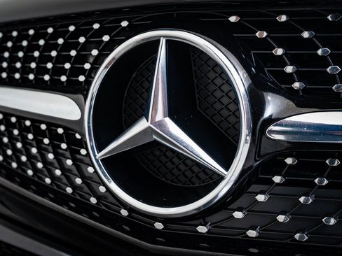 Used 2017 Mercedes-Benz SLC 43 AMG image 4