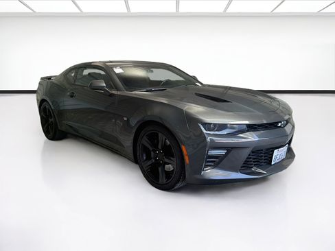 Used 2018 Chevrolet Camaro SS RWD image 3