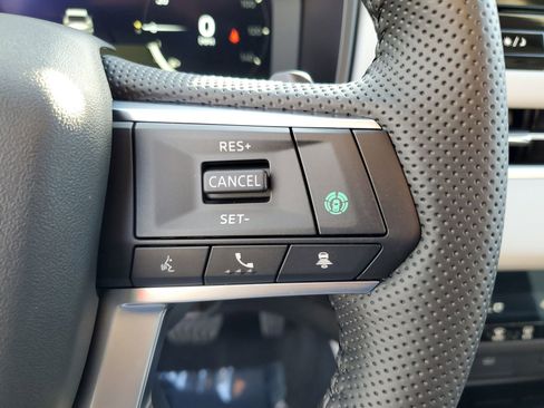 New 2025 Mitsubishi Outlander SE image 13