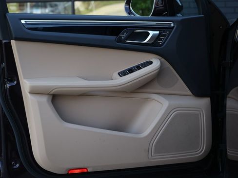 Certified 2026 Porsche Macan AWD/4WD image 29