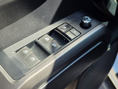 Used 2017 Toyota Tacoma TRD Off-Road w/ Tow Package image 29