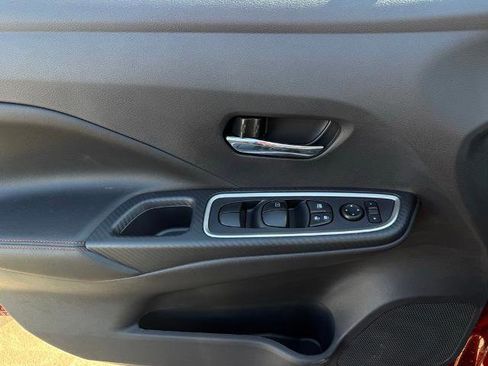 New 2025 Nissan Versa SR w/ Trunk Package image 19