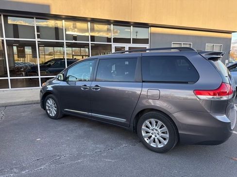 Used 2012 Toyota Sienna LE image 14