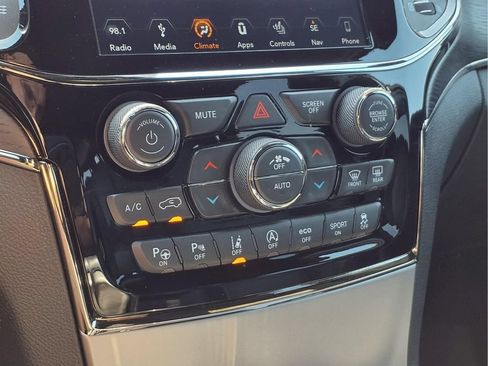 Used 2019 Jeep Grand Cherokee High Altitude AWD/4WD image 8