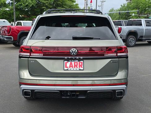 Used 2025 Volkswagen Atlas Peak Edition SE AWD/4WD image 40