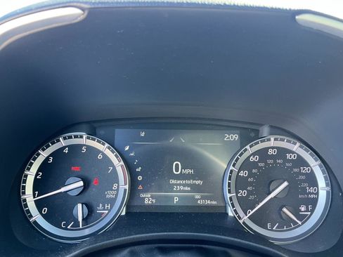 Used 2022 Toyota Highlander XSE image 39