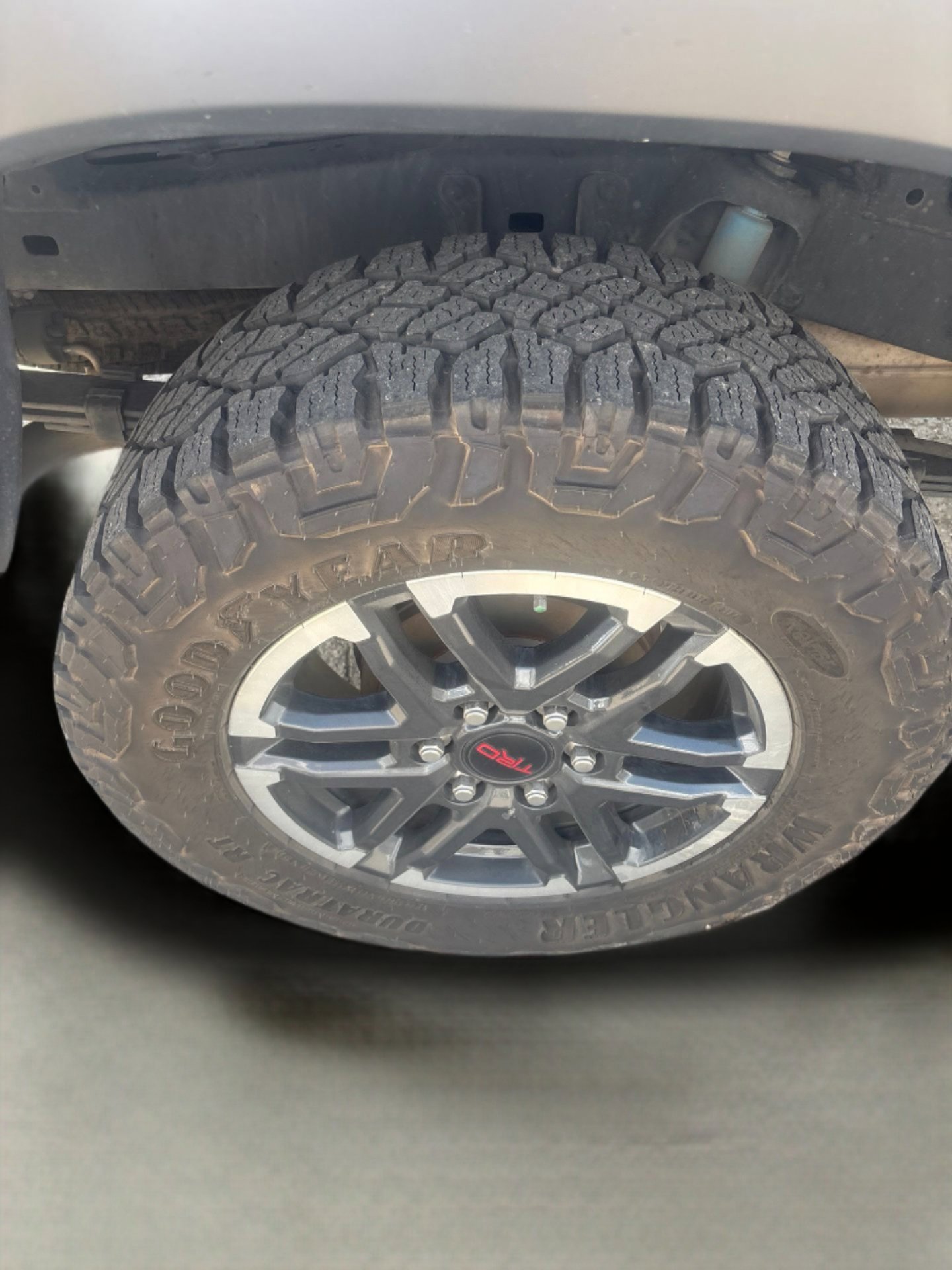 Used 2023 Toyota Tacoma TRD Off-Road w/ Technology Package AWD/4WD image 18