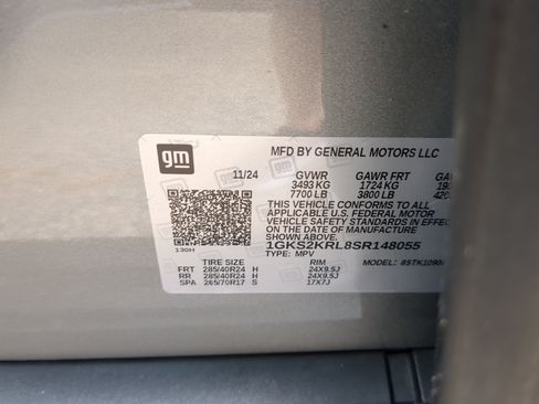 Used 2025 GMC Yukon XL Denali Ultimate w/ LPO, Floor Liner Package AWD/4WD image 30