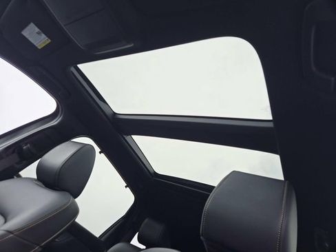 Certified 2025 MAZDA CX-70 Plug-In Hybrid w/ Premium Plus AWD/4WD image 6