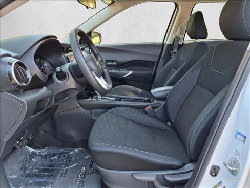Used 2023 Nissan Kicks SV FWD image 15