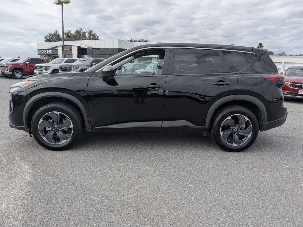 Used 2025 Nissan Rogue SV FWD image 9