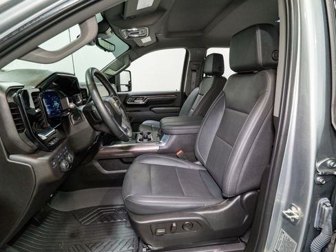 Used 2024 Chevrolet Silverado 2500 LTZ w/ LTZ Premium Package image 20