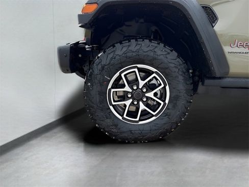 New 2026 Jeep Wrangler Unlimited Rubicon w/ Safety Group image 36