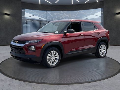 Certified 2023 Chevrolet TrailBlazer LS FWD image 2