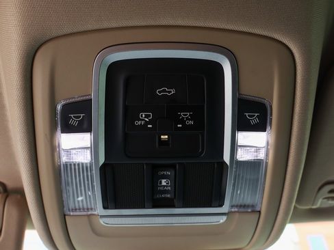 Used 2020 RAM 1500 Laramie image 27