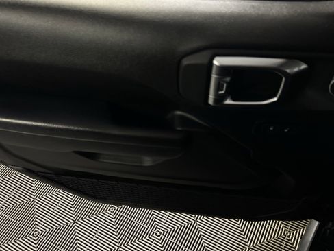 Certified 2025 Jeep Wrangler Unlimited Rubicon image 25