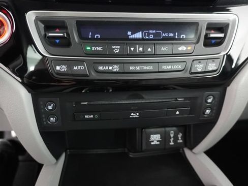 Used 2017 Honda Pilot Elite image 29