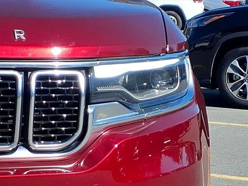 Used 2023 Jeep Wagoneer Series III w/ Premium Group I image 16