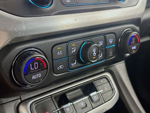 Used 2021 GMC Acadia SLE w/ Driver Convenience Package FWD image 23