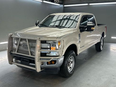 Used 2018 Ford F250 King Ranch w/ Chrome Package AWD/4WD image 3