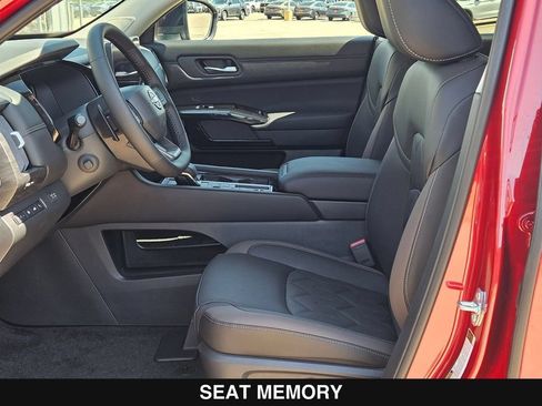 New 2026 Nissan Pathfinder Platinum w/ Accent Package FWD image 11
