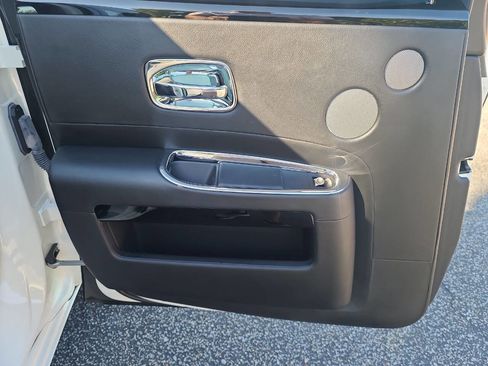 Used 2015 Rolls-Royce Ghost image 37