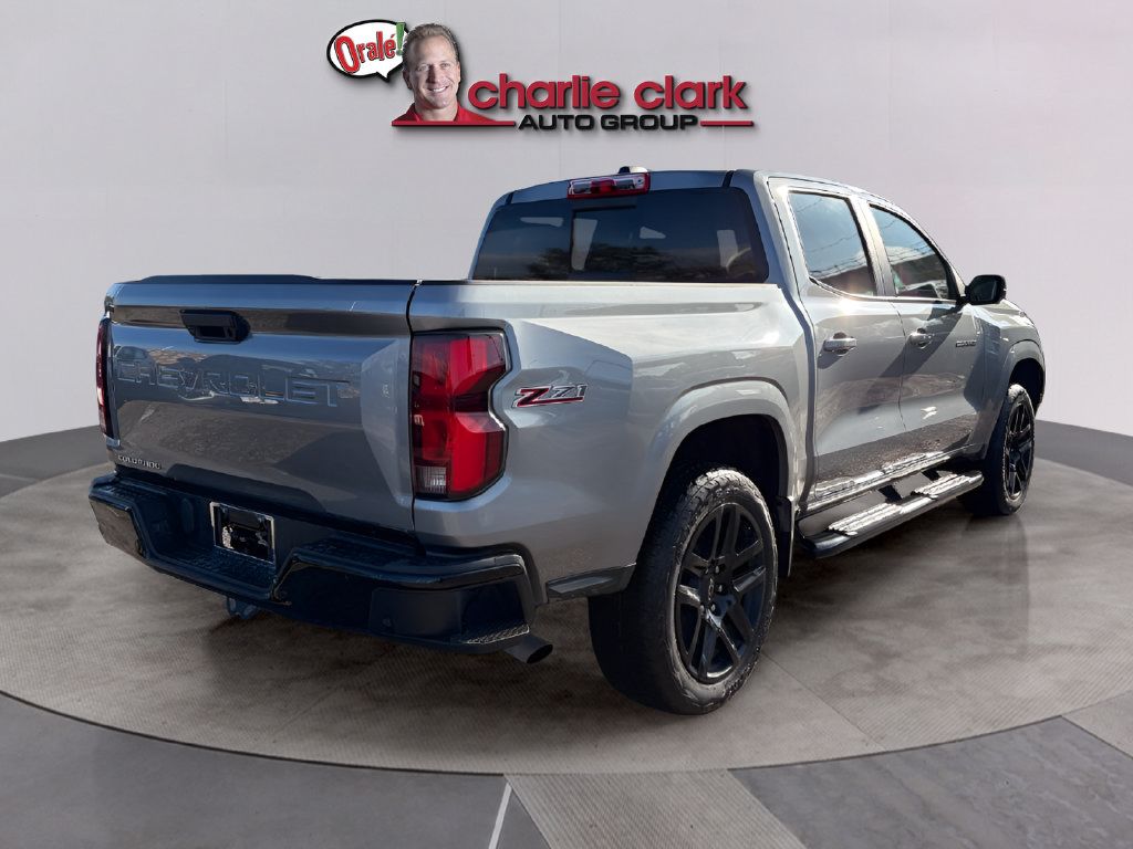 Used 2024 Chevrolet Colorado Z71 w/ Z71 Convenience Package 2 AWD/4WD image 5