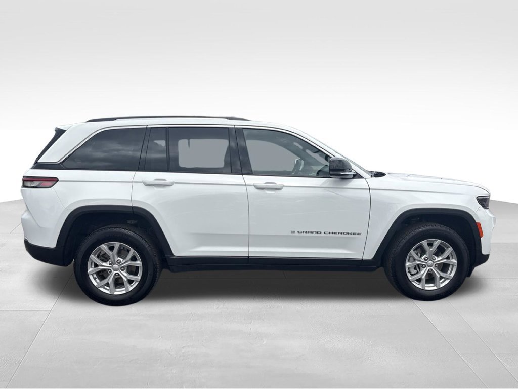 Used 2023 Jeep Grand Cherokee Limited AWD/4WD image 2