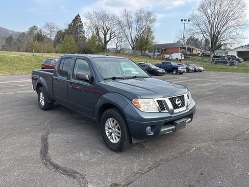 Used 2014 Nissan Frontier SV RWD image 2