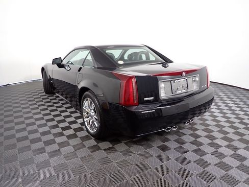 Used 2005 Cadillac XLR RWD image 12