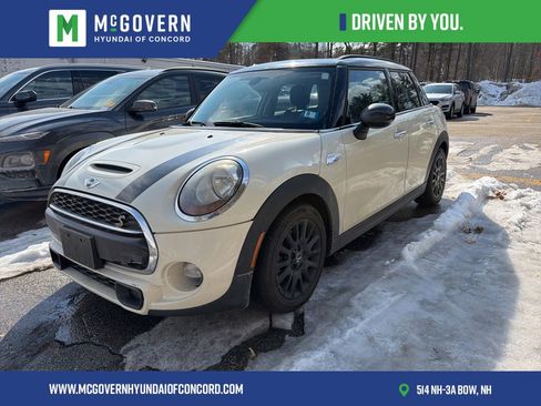 Used 2016 MINI Cooper S image 1