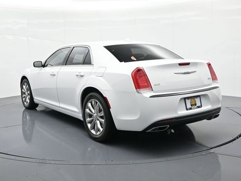 Used 2022 Chrysler 300 Touring image 8