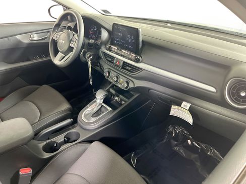 Used 2022 Kia Forte LXS image 26