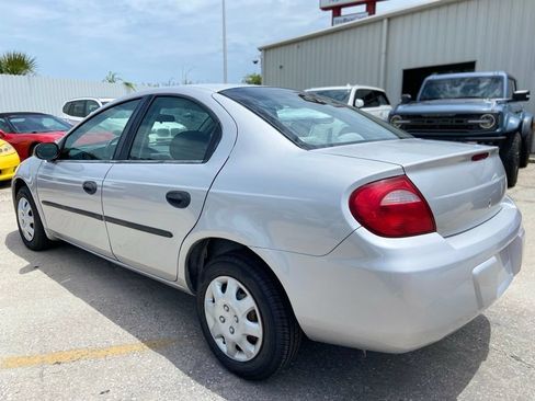 Used 2004 Dodge Neon SE FWD image 3