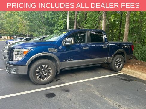 Used 2017 Nissan Titan PRO-4X w/ Pro-4x Convenience Package AWD/4WD image 4