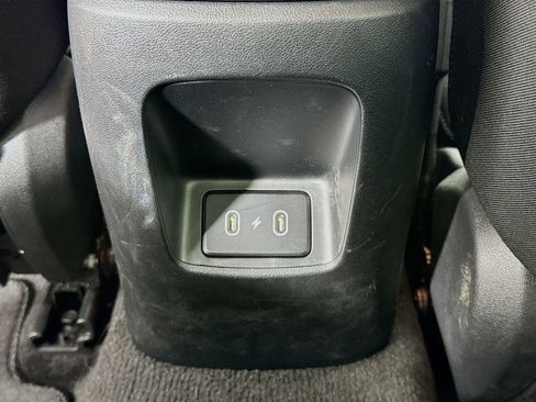 Certified 2025 Hyundai Elantra SE image 35