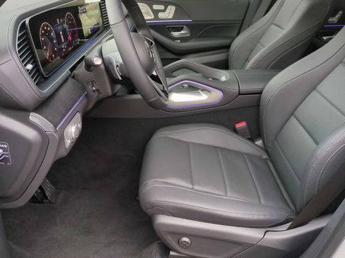 Used 2025 Mercedes-Benz GLS 450 4MATIC image 17
