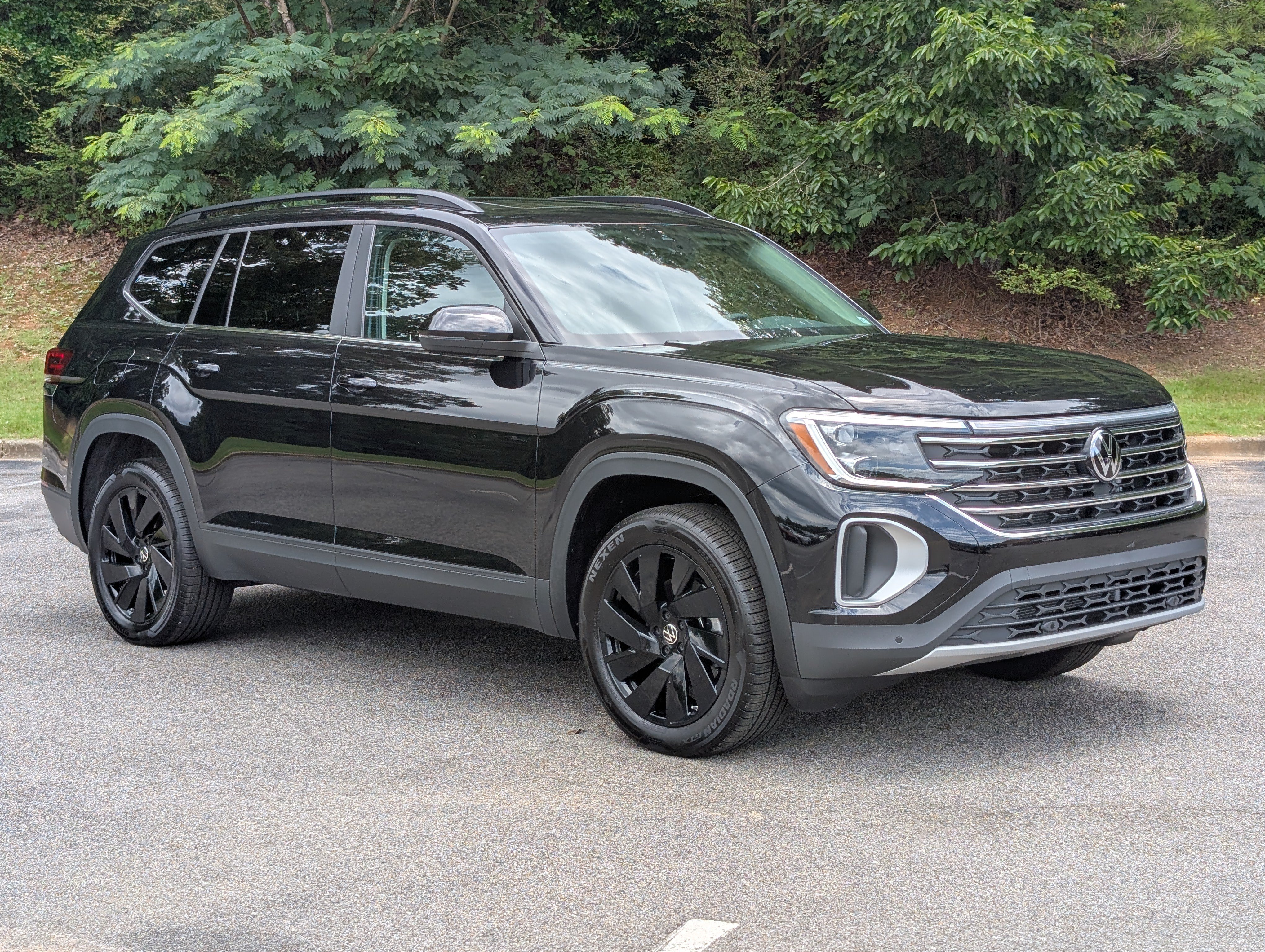 Used 2026 Volkswagen Atlas SE w/ Panoramic Sunroof Package FWD image 11