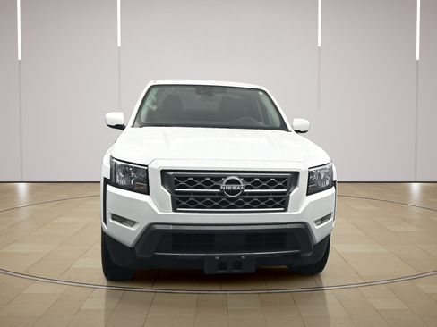 Used 2023 Nissan Frontier SV w/ SV Convenience Package RWD image 2