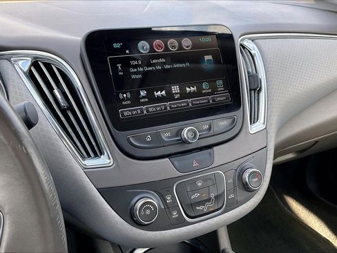 Used 2017 Chevrolet Malibu LT w/ Driver Confidence Package image 25